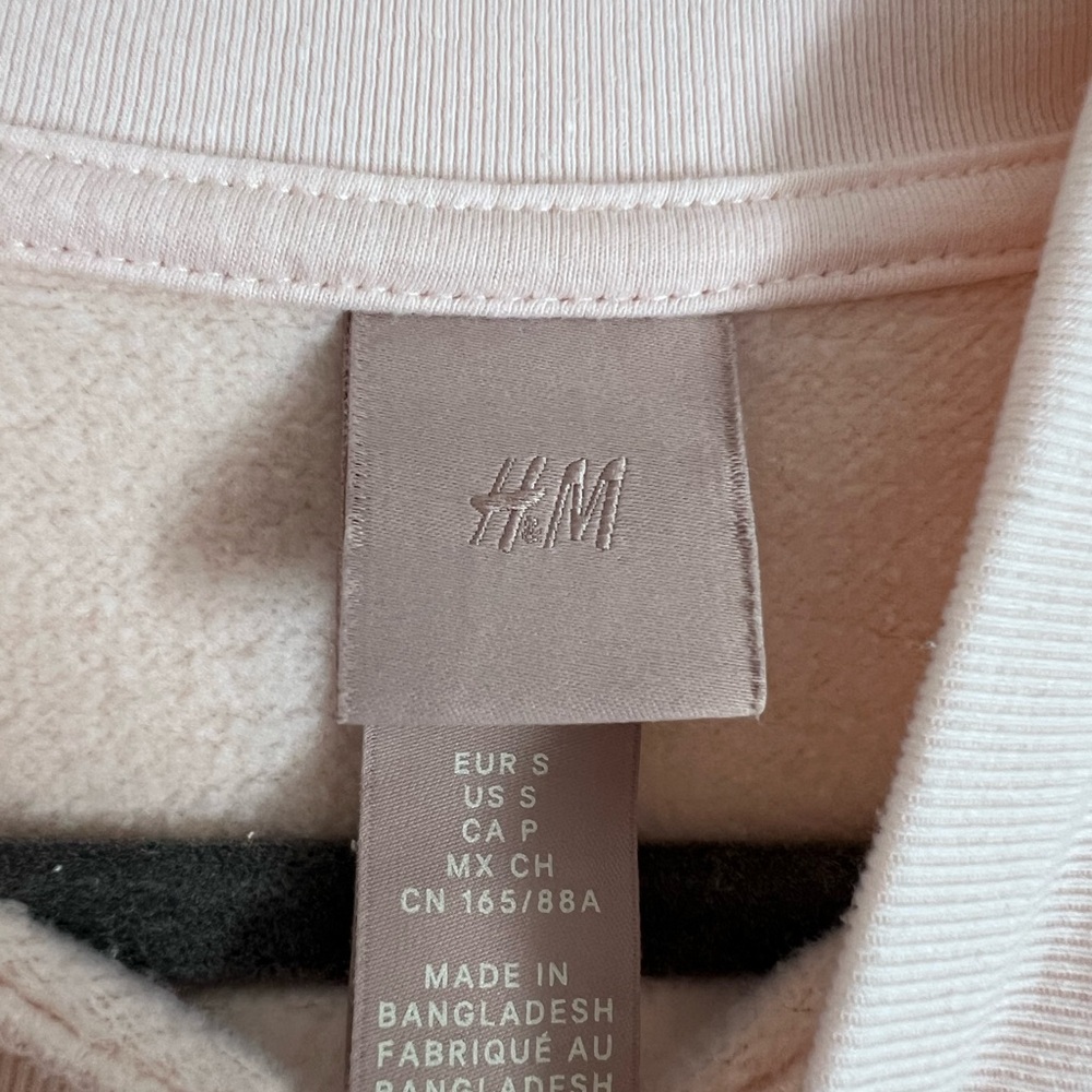 H&M Sweater - Picture 2 of 3